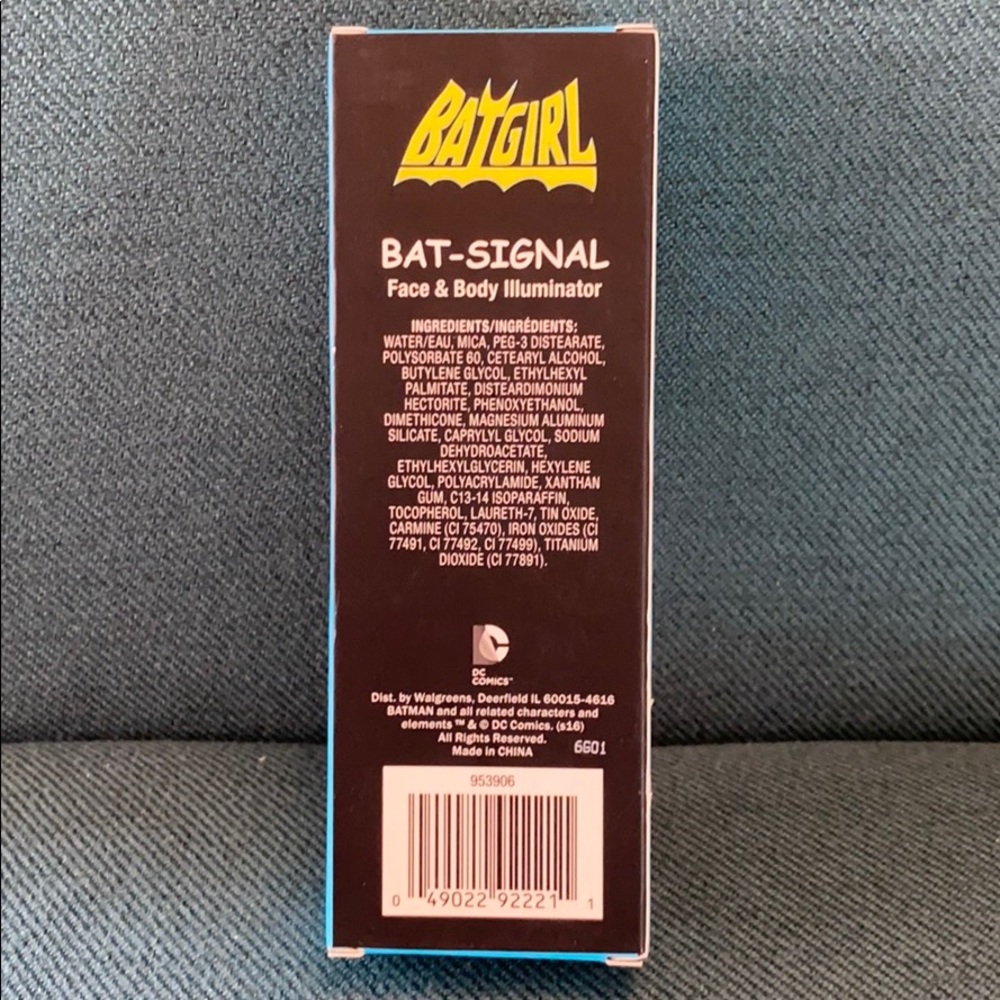 Batgirl Face & Body Illuminator - Picture 4 of 4